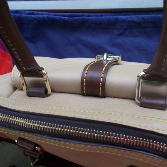 Dooney & Bourke Duxbury Large New Handbag - Picture 13 of 14